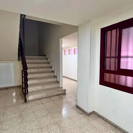 3-bedroom 2-bathroom Flat Ideal For Families And Nomads *