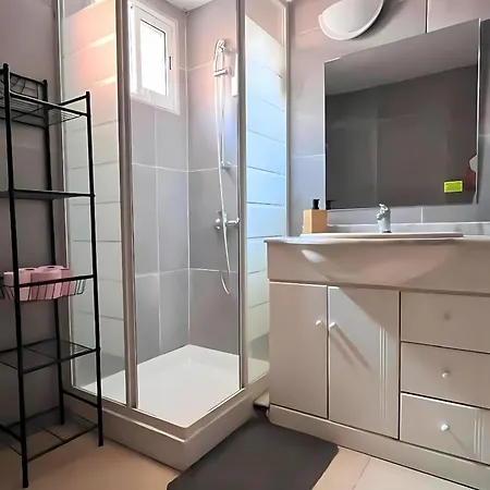 3-bedroom 2-bathroom Flat Ideal For Families And Nomads Apartmán *