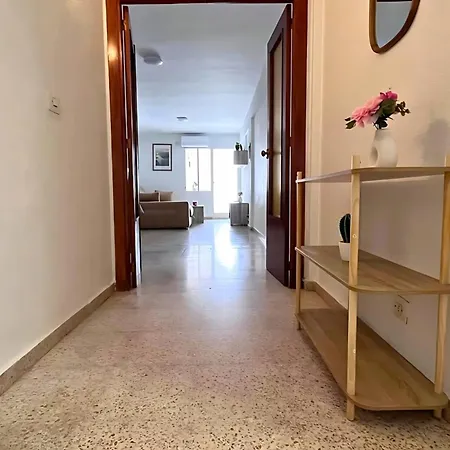 3-bedroom 2-bathroom Flat Ideal For Families And Nomads *