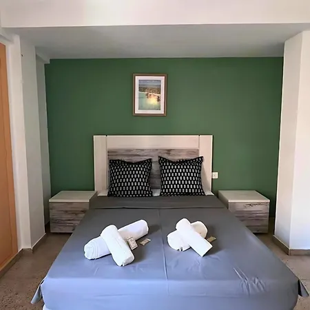 3-bedroom 2-bathroom Flat Ideal For Families And Nomads Apartmán *