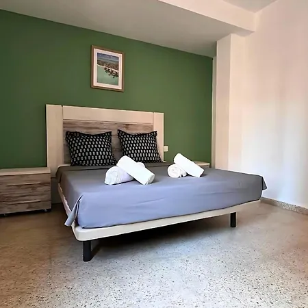 3-bedroom 2-bathroom Flat Ideal For Families And Nomads *