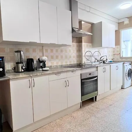 3-bedroom 2-bathroom Flat Ideal For Families And Nomads Apartmán
