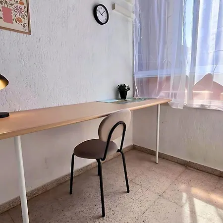 3-bedroom 2-bathroom Flat Ideal For Families And Nomads *